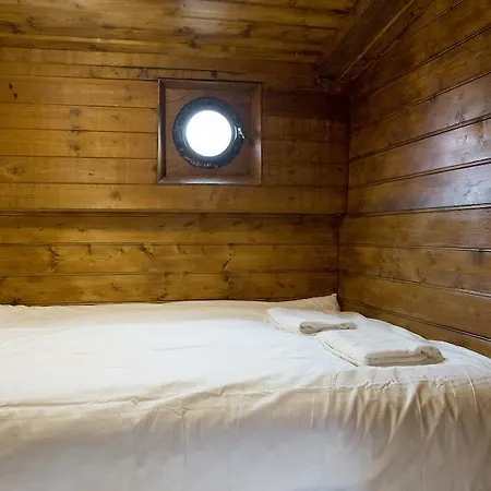 بوتيل Amsterdam Houseboats