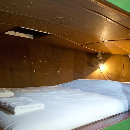 بوتيل Amsterdam Houseboats أمستردام
