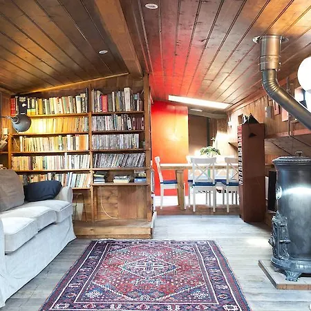 Amsterdam Houseboats أمستردام