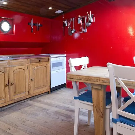 بوتيل Amsterdam Houseboats
