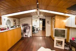Amsterdam Houseboats *